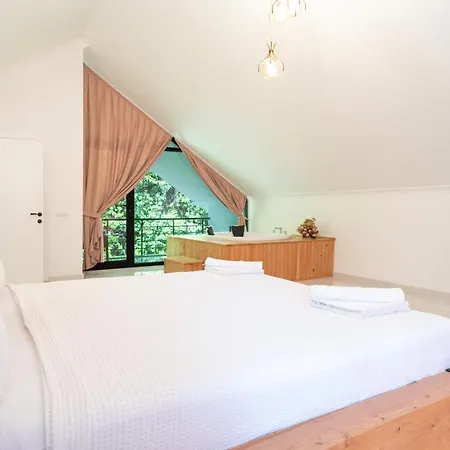 Müstakil Yüzme Havuzlu Geniş Bahçeli Villa Loft * Fethiye