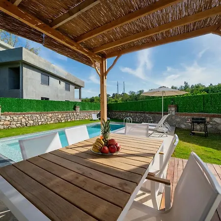 Müstakil Yüzme Havuzlu Geniş Bahçeli Villa Loft * Fethiye