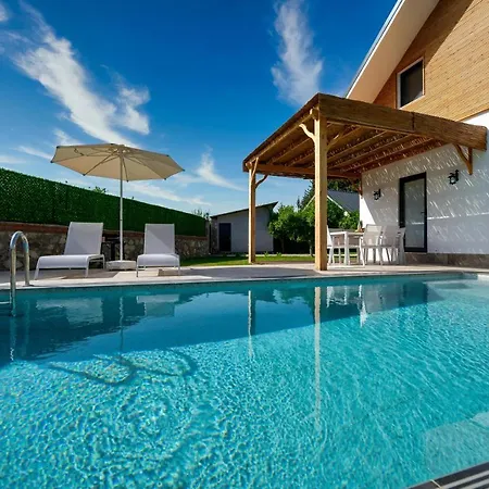 Müstakil Yüzme Havuzlu Geniş Bahçeli Villa Loft * Fethiye