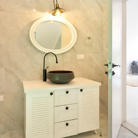 Villa Müstakil Yüzme Havuzlu Geniş Bahçeli Villa Loft