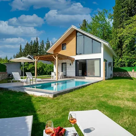 Muestakil Yuezme Havuzlu Genis Bahceli Villa Loft * 费特希耶